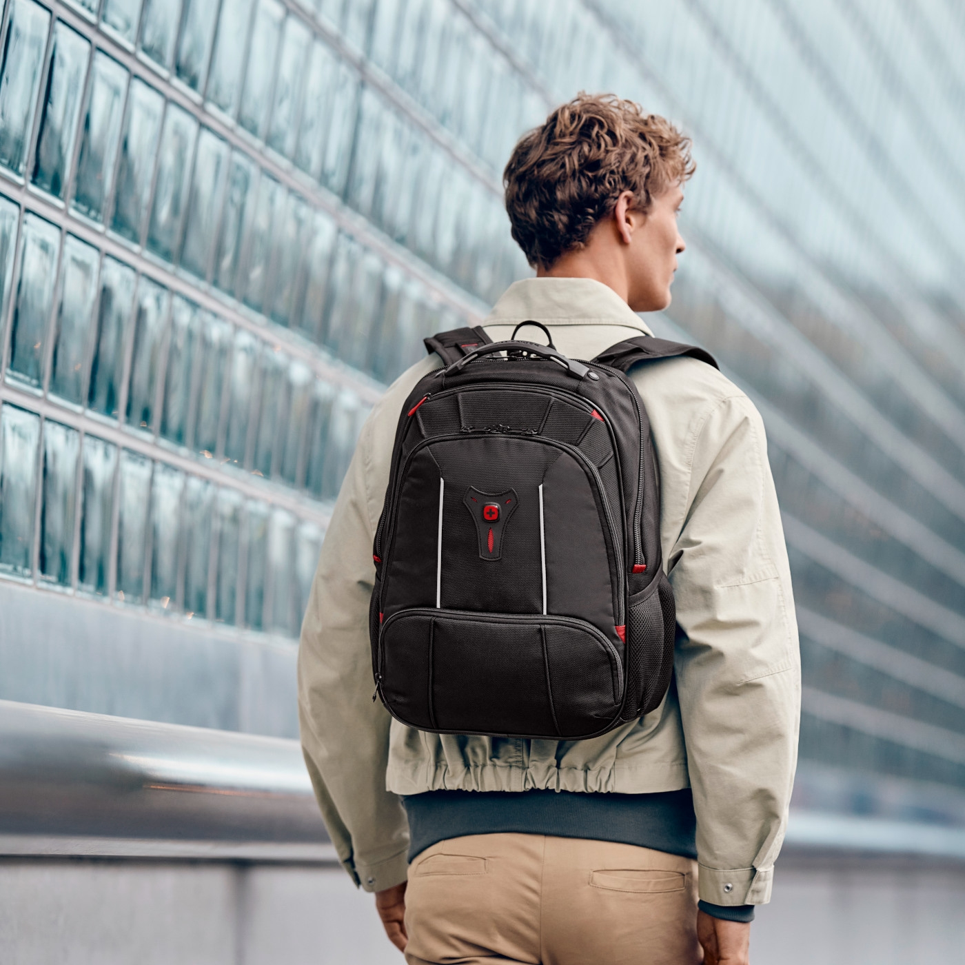 Business-Rucksack mit 14 Zoll Laptop-Fach und Tablet-Fach